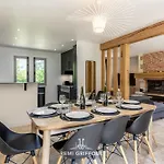 Eva Stunning With Garden Sleeps 10 Villa *