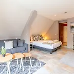Eva Stunning With Garden Sleeps 10 *