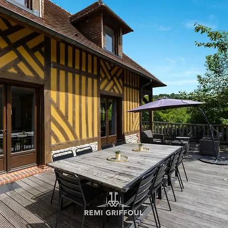 Vila Eva Stunning With Garden Sleeps 10