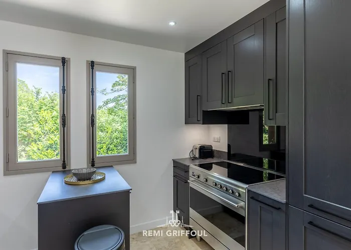 Vila Eva Stunning With Garden Sleeps 10 *