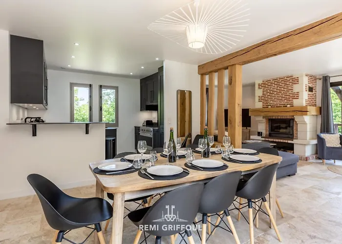 Eva Stunning With Garden Sleeps 10 Vila *