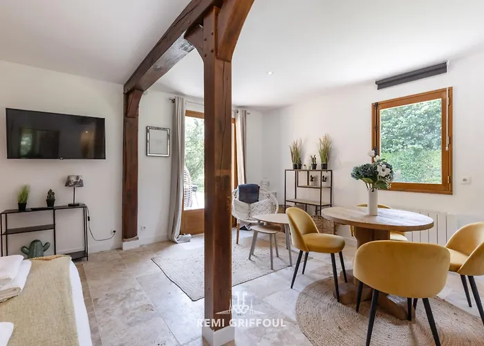 Vila Eva Stunning With Garden Sleeps 10 Honfleur