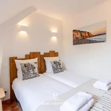 Villa Eva - Magnificent With Garden - 10 Pax *