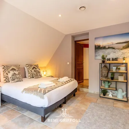 Villa Eva Stunning With Garden Sleeps 10 *