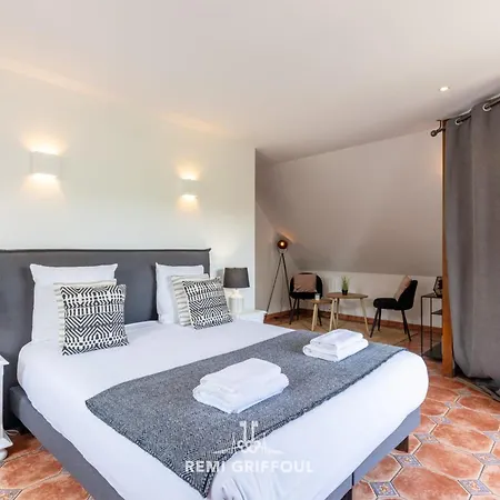 Eva Stunning With Garden Sleeps 10 Honfleur