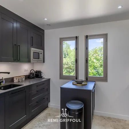 Eva Stunning With Garden Sleeps 10