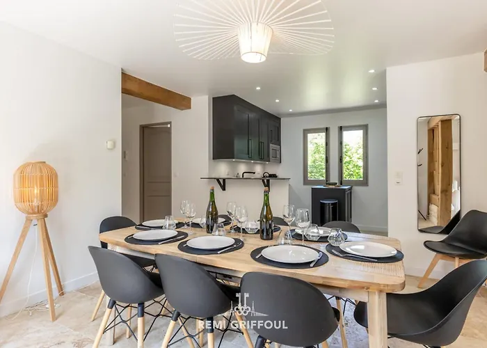 Eva Stunning With Garden Sleeps 10 Villa *